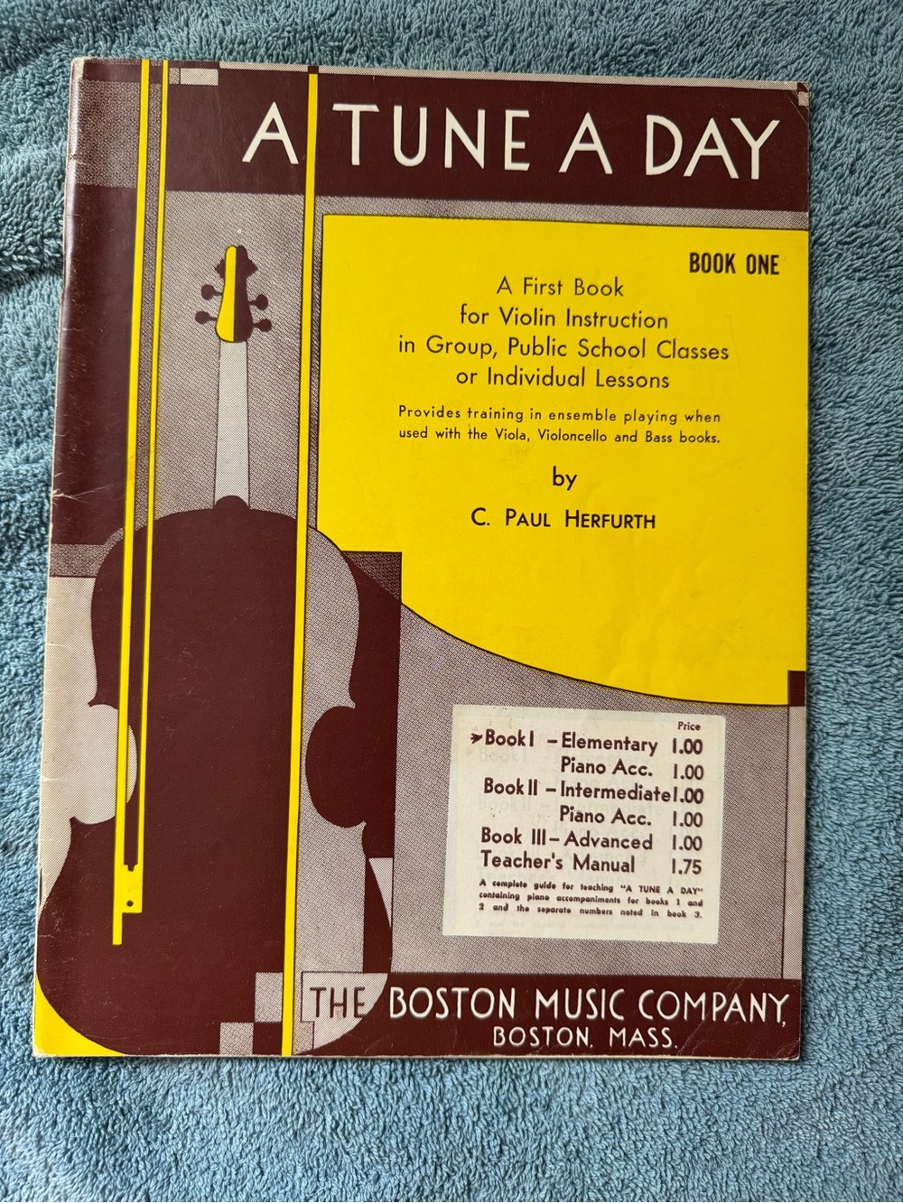 A Tune A Day Violin Instruction book Yellow & Brown